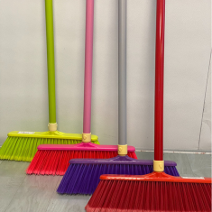 BALAI A MANCHE EN PLASTIQUE